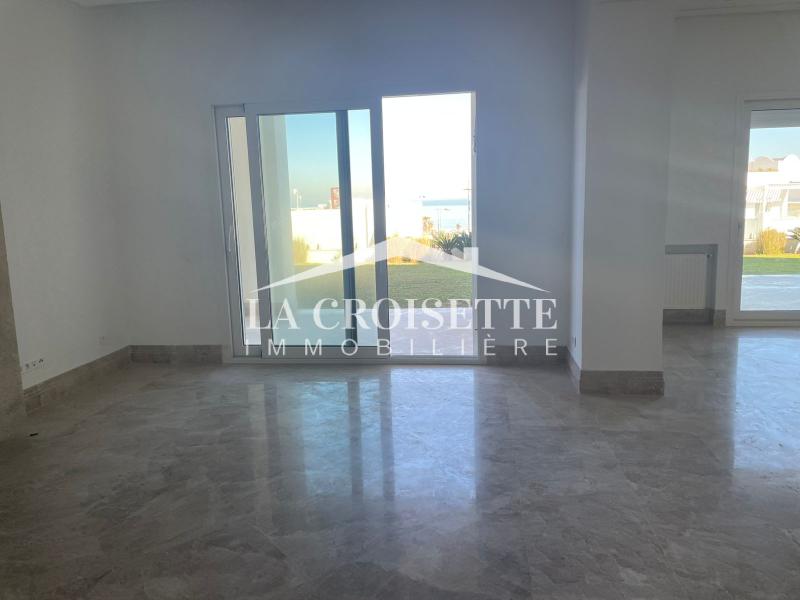 Villa vue sur mer S+5 avec piscine à Gammarth